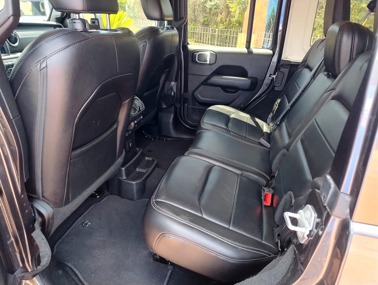 Jeep Wrangler Unlimited 2.2 Mjt II Sahara