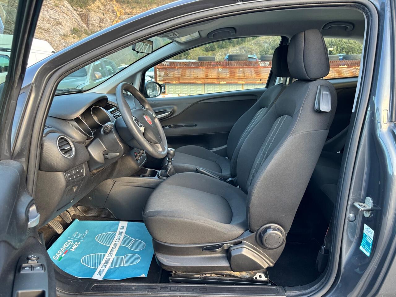 FIAT GRANDE PUNTO 1.4 BENZINA/METANO NEOPATENTATI 5 posti