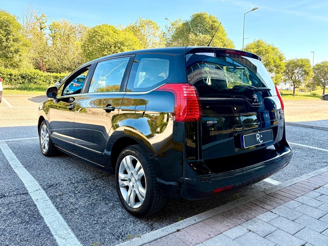Peugeot 5008 BlueHDi 120 cv Neopatentati