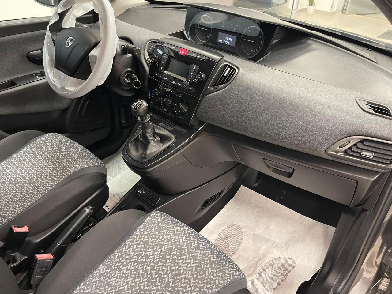 LANCIA YPSILON 1.0 HYBRID 70CV SILVER