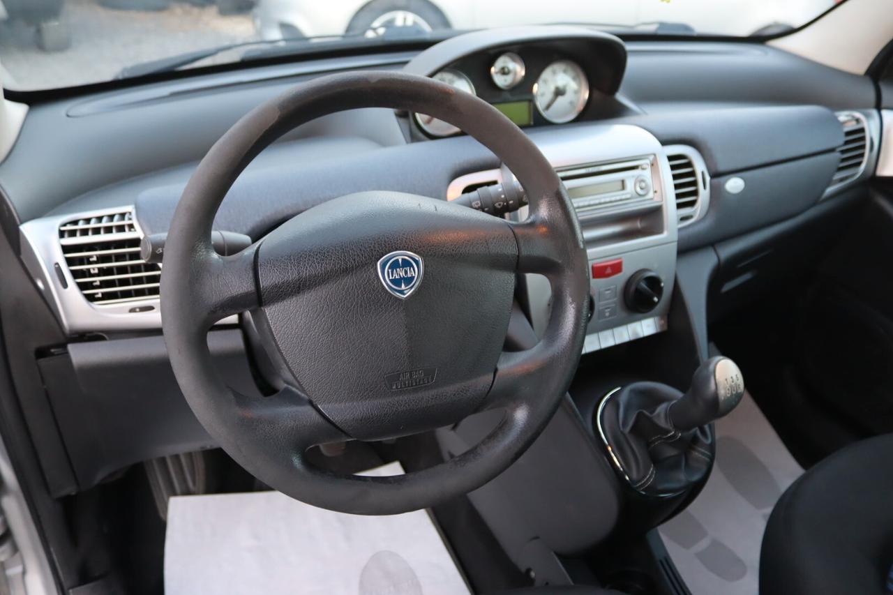 Lancia Ypsilon 1.3 MJT 75 CV Oro