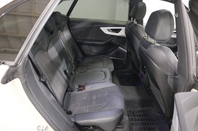 AUDI Q8 55 TFSI quattro tiptronic Sport PLUS S-LINE