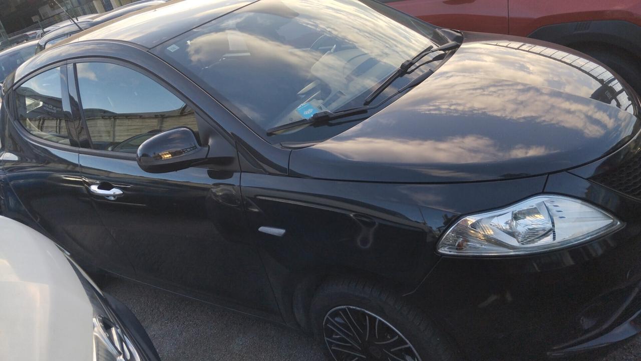 Lancia Ypsilon 1.2 69 CV 5 porte GPL Ecochic Gold