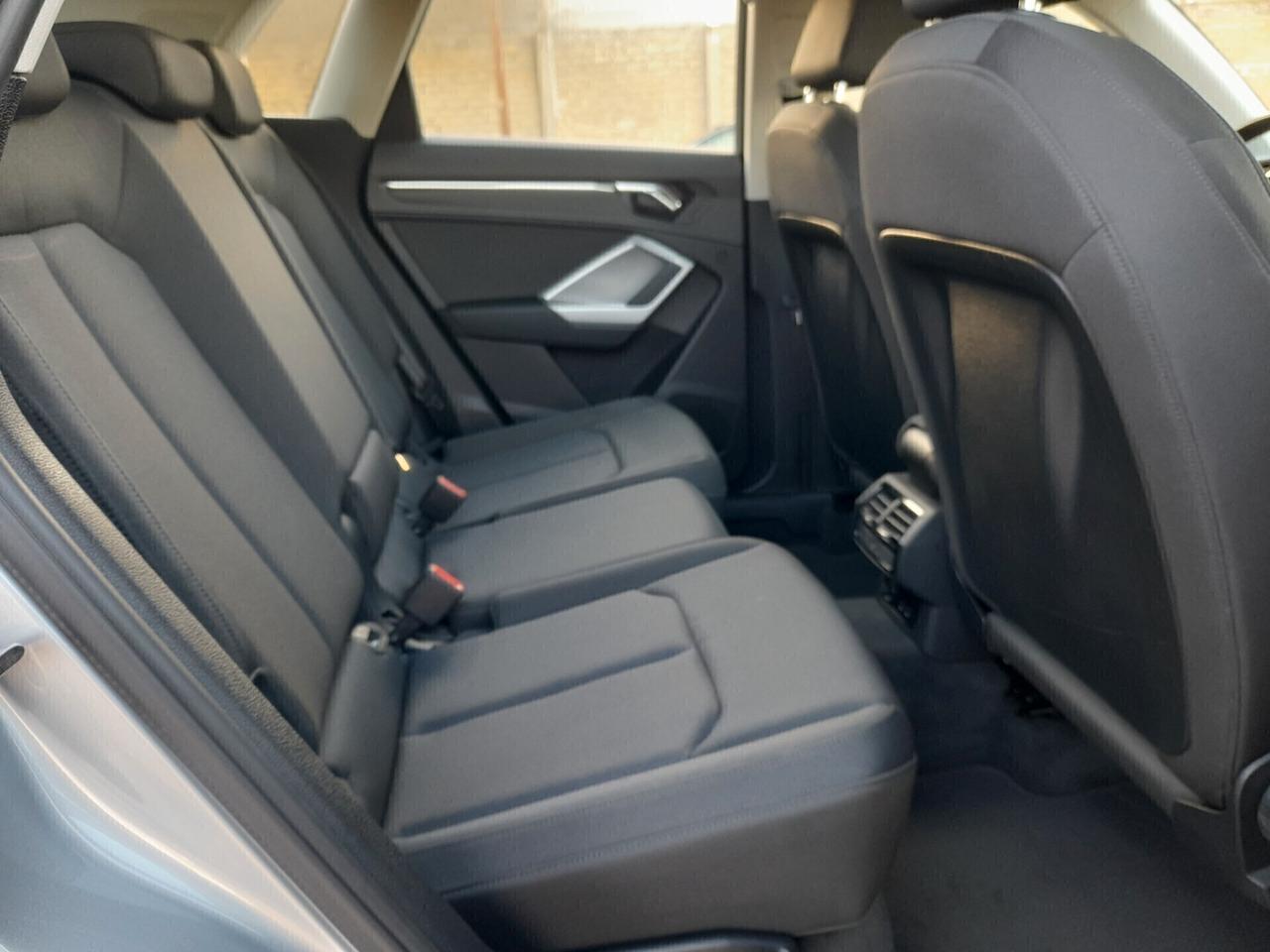 Audi Q3 35 TDI S tronic Business Advanced ANN02020