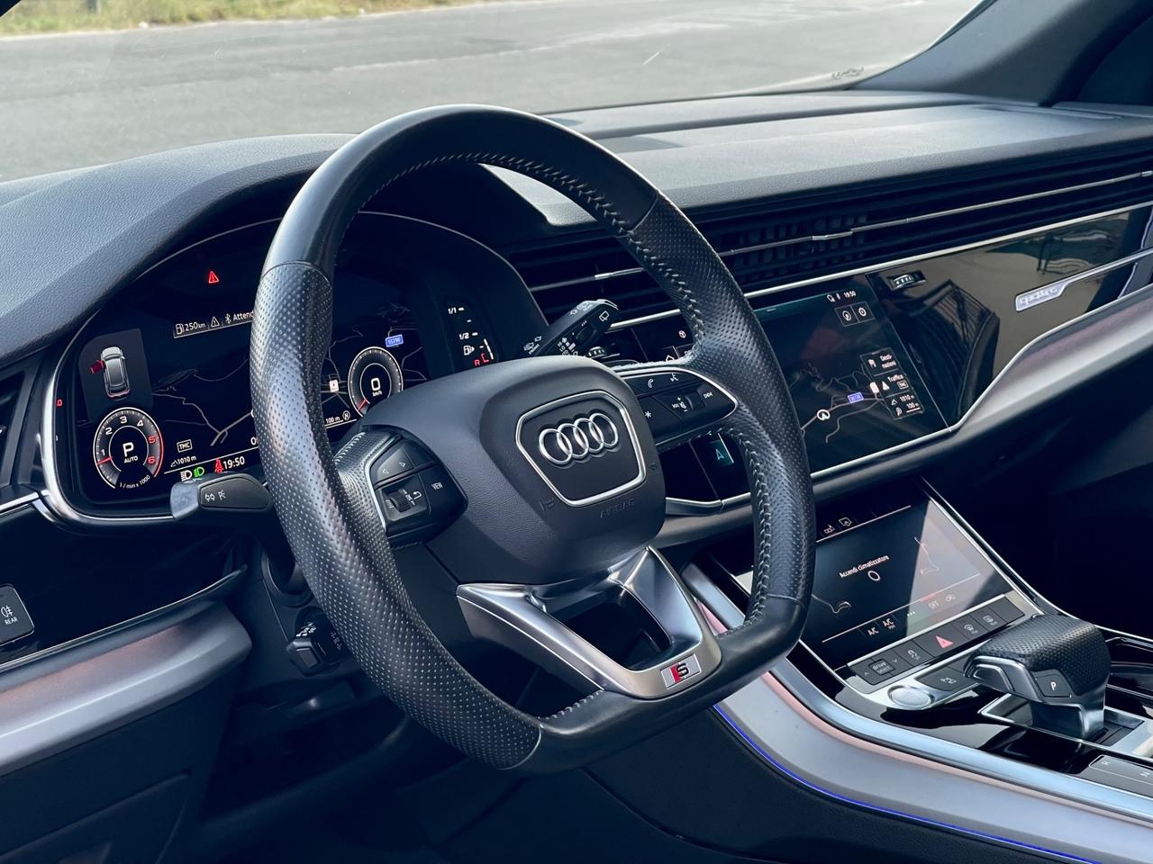 Audi Q8 50 TDI 286 CV Quattro S-Line IVA ESPOSTA