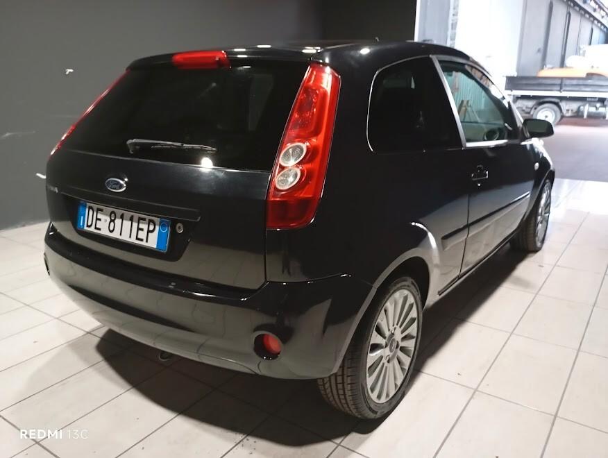 Ford Fiesta del 2007 benzina 90.000 km