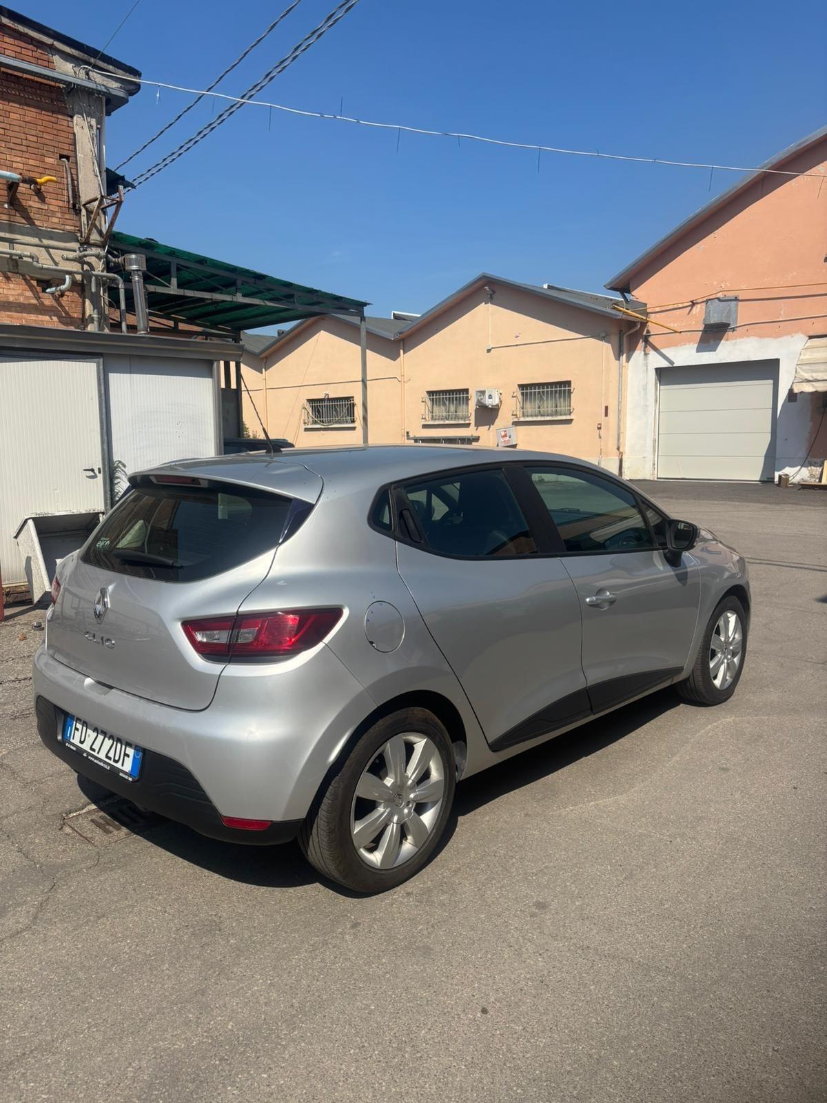 Renault Clio 1.2 75CV 5 porte Zen