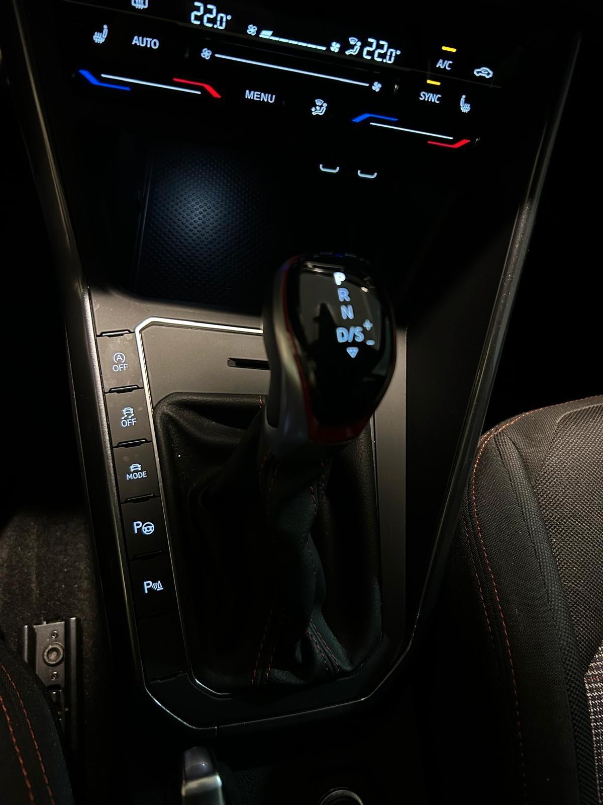 Volkswagen Polo 2.0 TSI DSG GTI