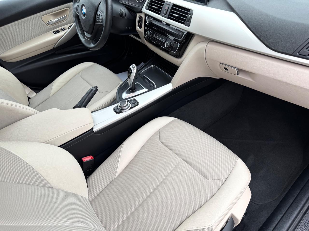 BMW 320d Automatic Touring XDRIVE - Navi 17