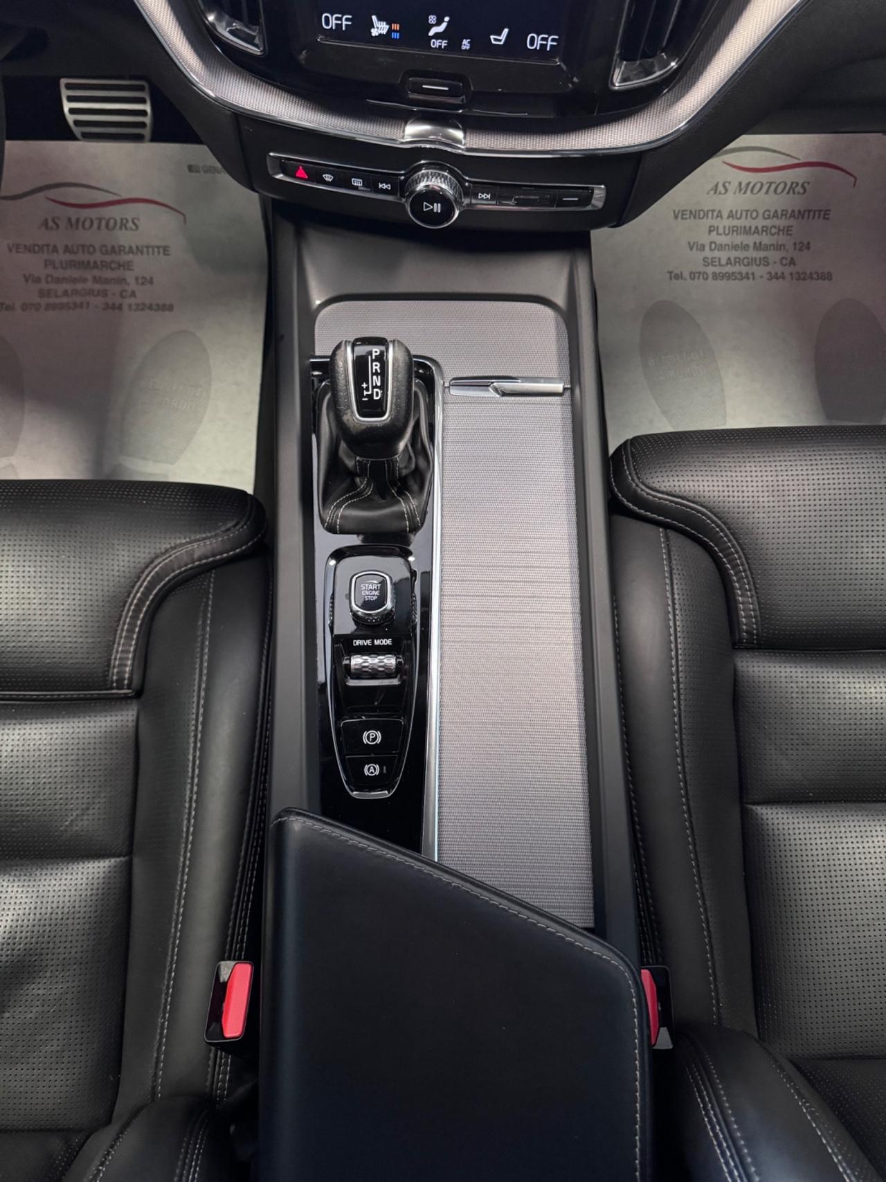 Volvo XC60 2.0 190 D4 AWD R-design IVA esposta