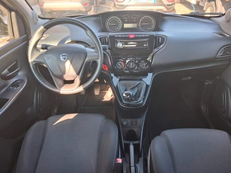 Lancia Ypsilon 0.9 TwinAir 85 CV 5 porte Metano Ecochic