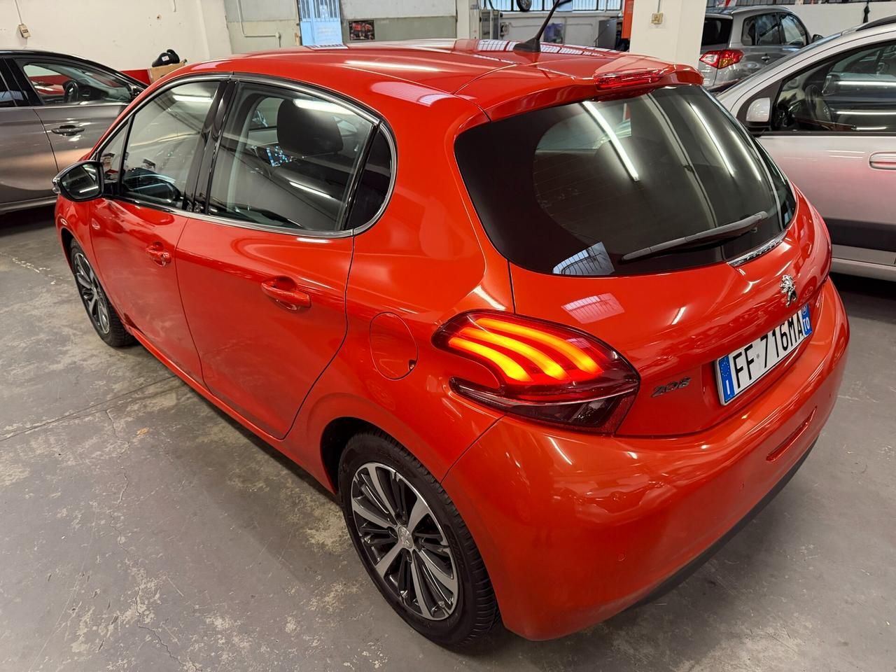 Peugeot 208 PureTech 82 5 porte Allure