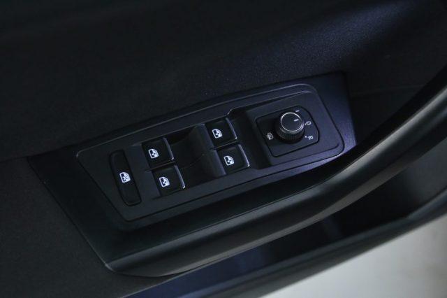 VOLKSWAGEN T-Roc 1.6 TDI SCR Sport BMT FARI FULL LED/BLACK PACK