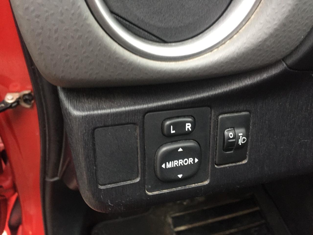 Toyota Yaris 1.0 5 porte Lounge