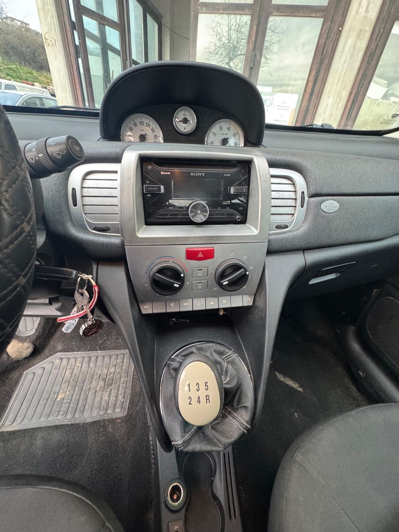 Lancia Ypsilon 1.2 69 CV Platino