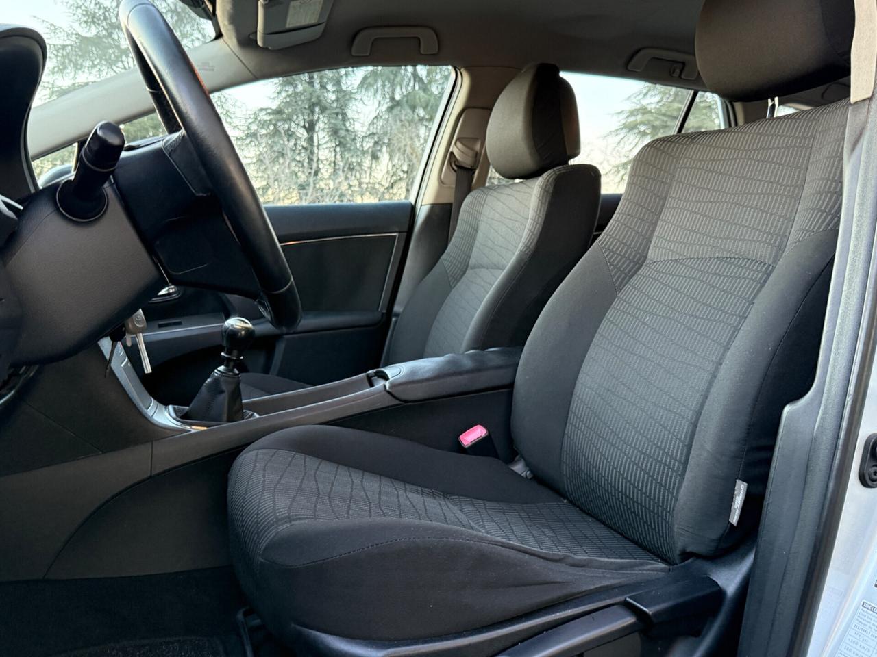 Toyota Avensis 2.0 D-4D SW|UNIPRO