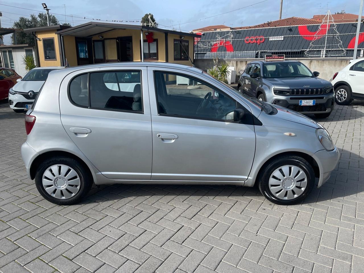 Toyota Yaris 1.0i 5 porte