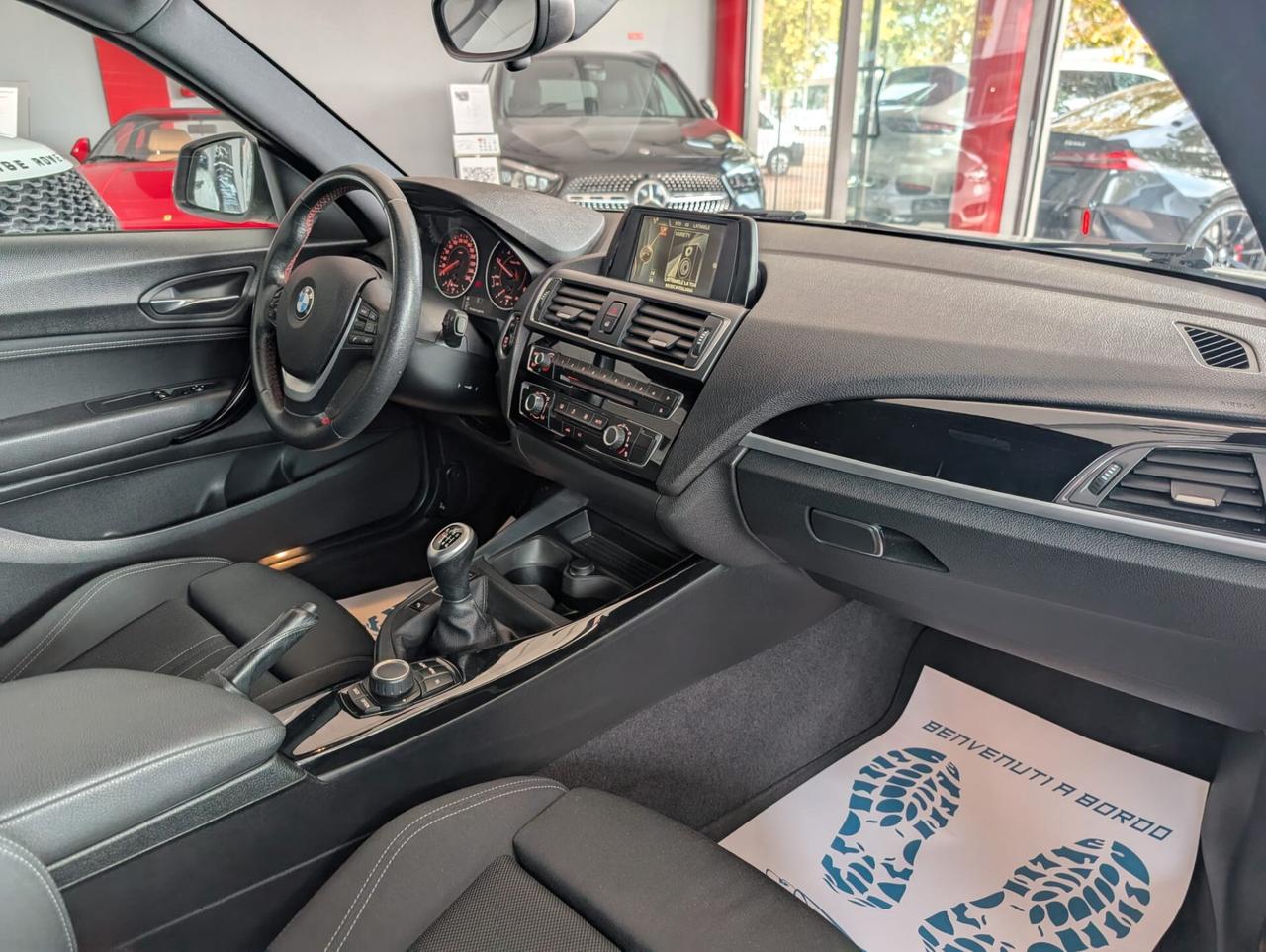 Bmw 116 116d 3p. Urban