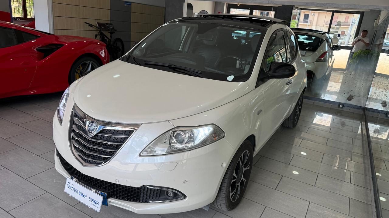 LANCIA YPSILON 1.3 MJT TETTO APRIBILE