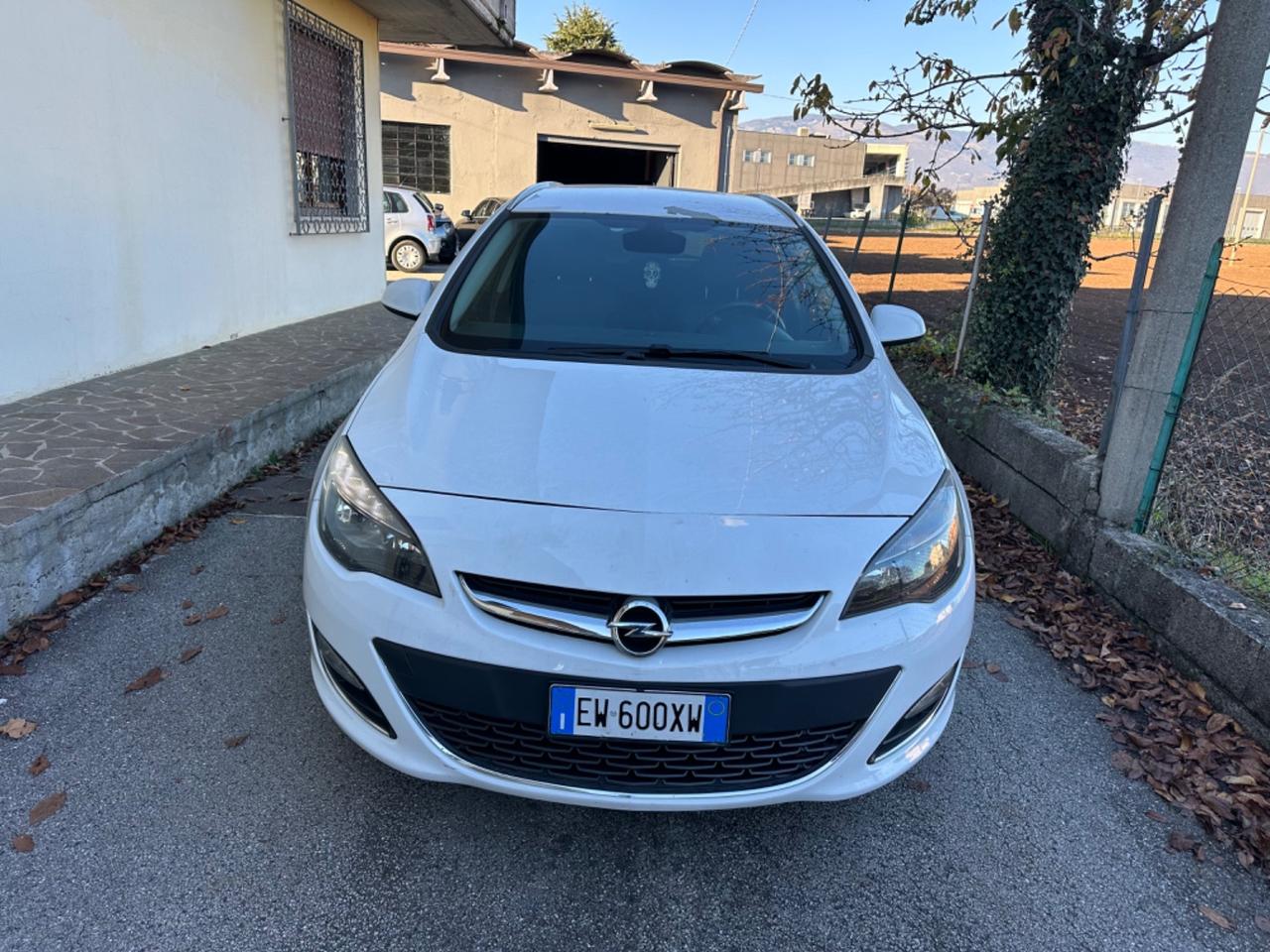 Opel Astra 2.0 CDTI 165CV Sports Tourer aut. Elective