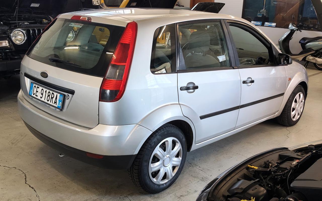 Ford Fiesta 1.2 16V 5p. Ambiente