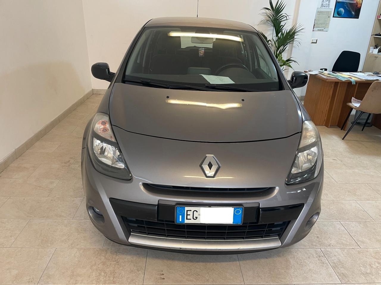 Renault Clio 1.2 5P Live! FULL OPTIONAL TAGLIANDATA NEOPATENTATI