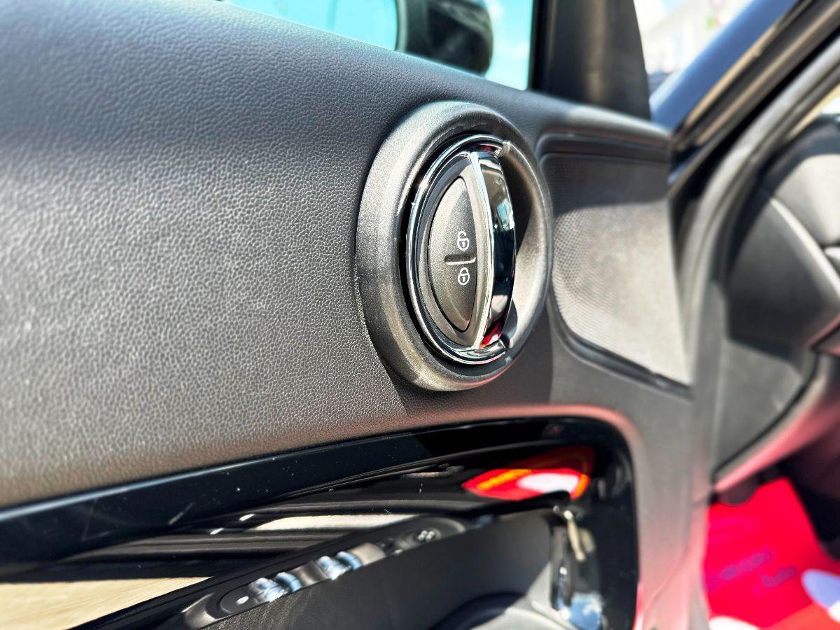 MINI - Countryman Mini 2.0 Cooper D auto#FARI FULL LED!