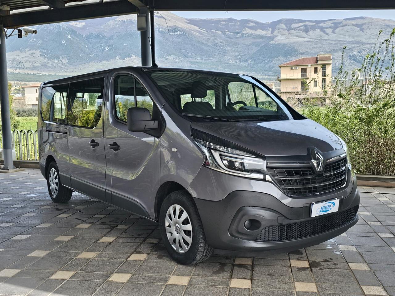 Renault Trafic 2.0 DCI 145CV L2H1 9 POSTI