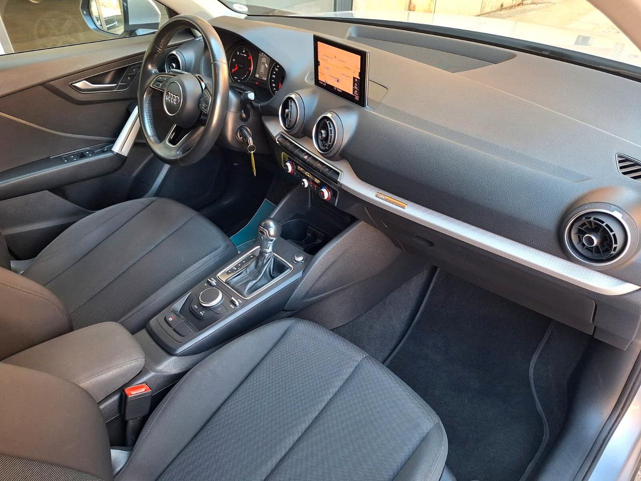 Audi Q2 30 TDI S tronic Identity Black