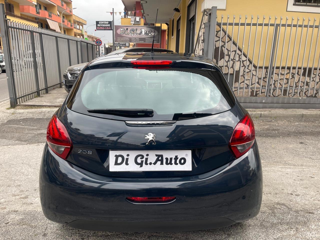 Peugeot 208 1.2 Gpl 82 Cv 5p Allure
