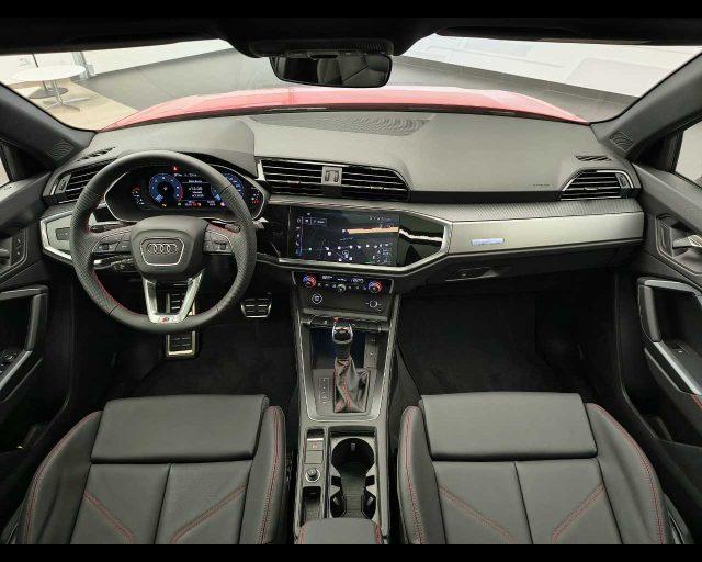 AUDI Q3 35 TDI S tronic Identity Black