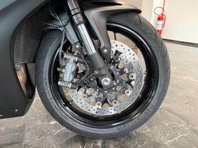 HONDA CBR 1000 RR Fireblade