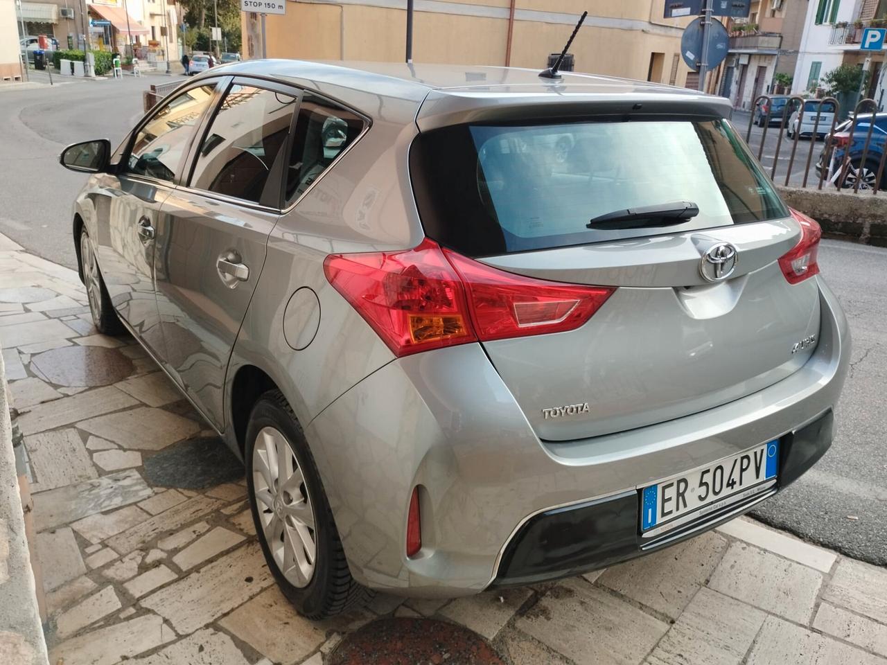 Toyota Auris 1.4 D-4D Active