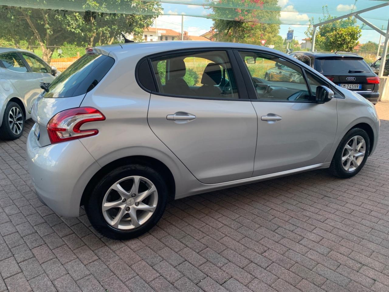 Peugeot 208 1.2 VTi 82 CV 5 porte Allure