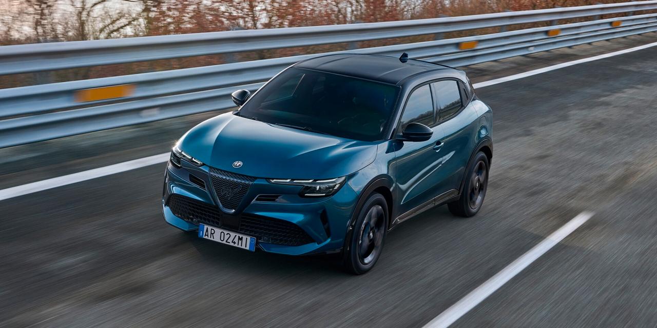 Alfa Romeo Junior 1.2 145CV Hybrid eDCT6 ibrida Sport utility vehicle 5-door (Euro 6E)