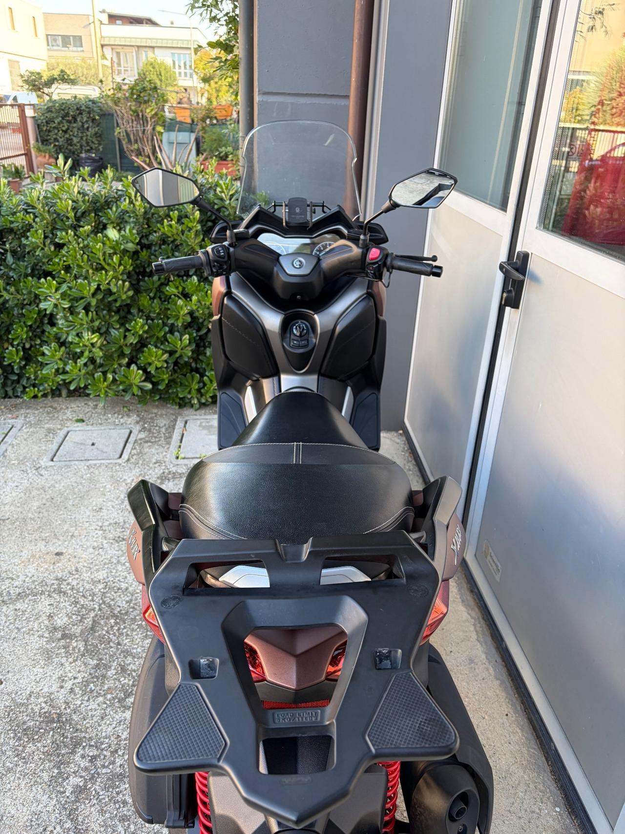 Yamaha X-Max 300