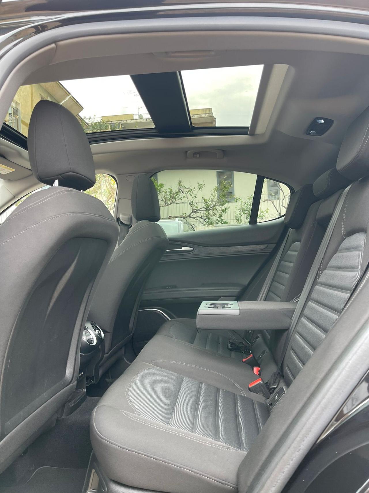 Alfa Romeo Stelvio 2.2 Turbodiesel 160 CV AT8 RWD Super
