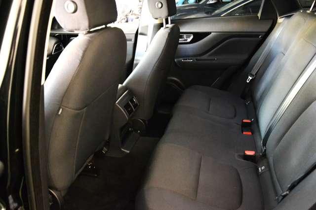 Jaguar F-Pace F-Pace 2.0d i4 Pure 180cv auto my20