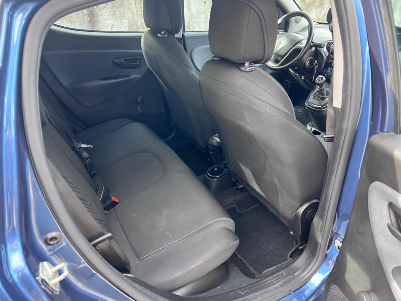 Lancia Ypsilon 1.0 FireFly 5 porte S&S Hybrid Ecochic Gold