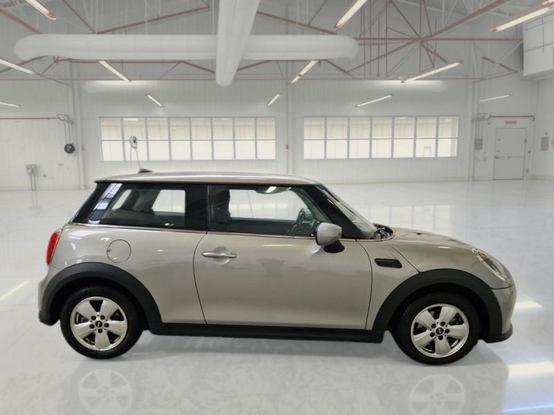 MINI COOPER ESSENTIAL AUTO 3 PORTE BERLINA