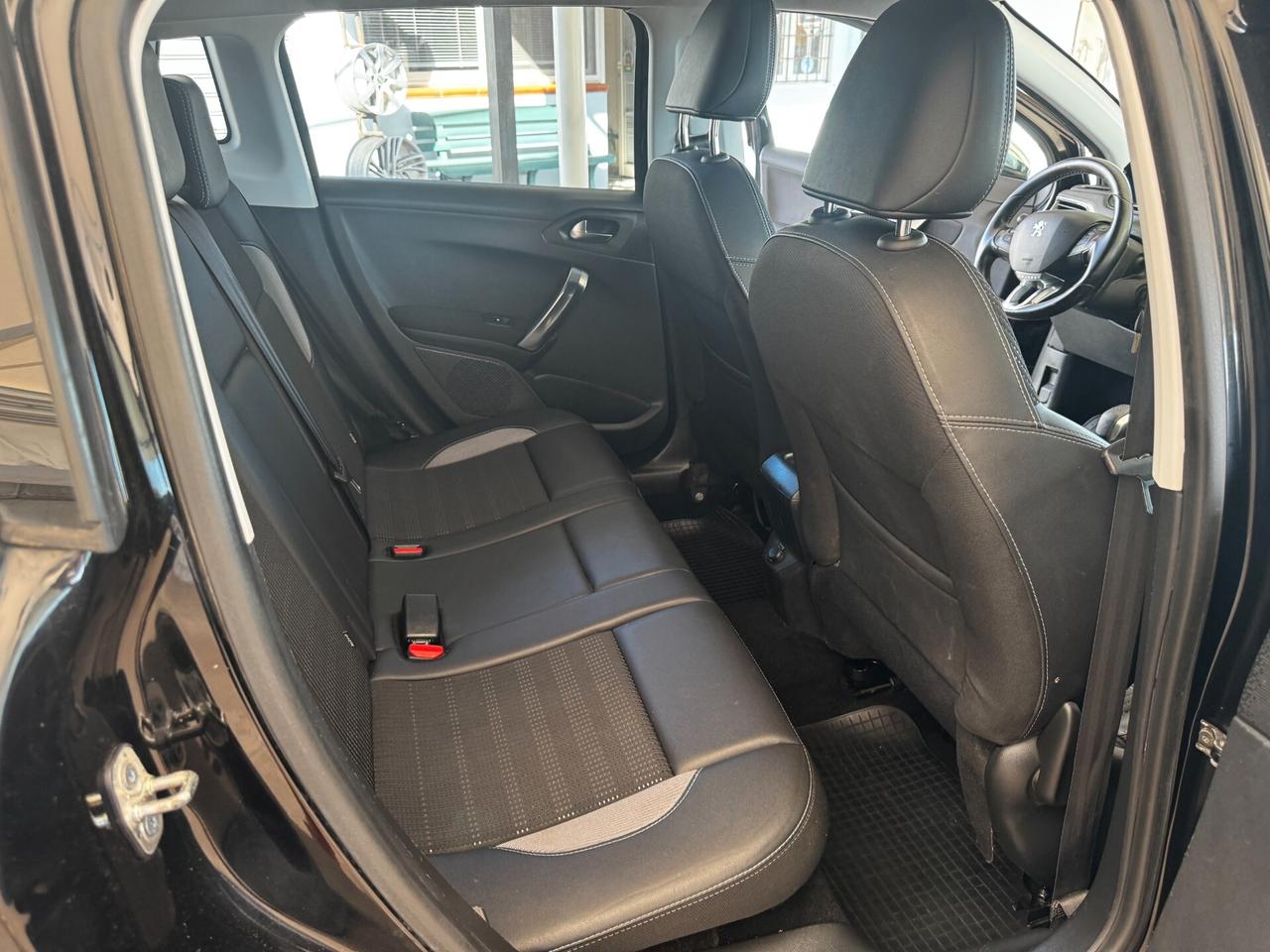 Peugeot 2008 BlueHDi 100 Allure - 12/2015