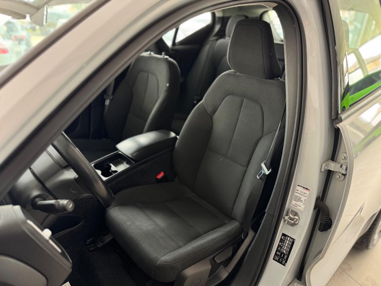 Volvo XC40 T3 Momentum Virtual Led Cruise