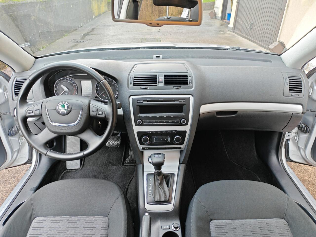 Skoda Octavia 1.6 TDI 105cv DSG / 78.000km / Unipro