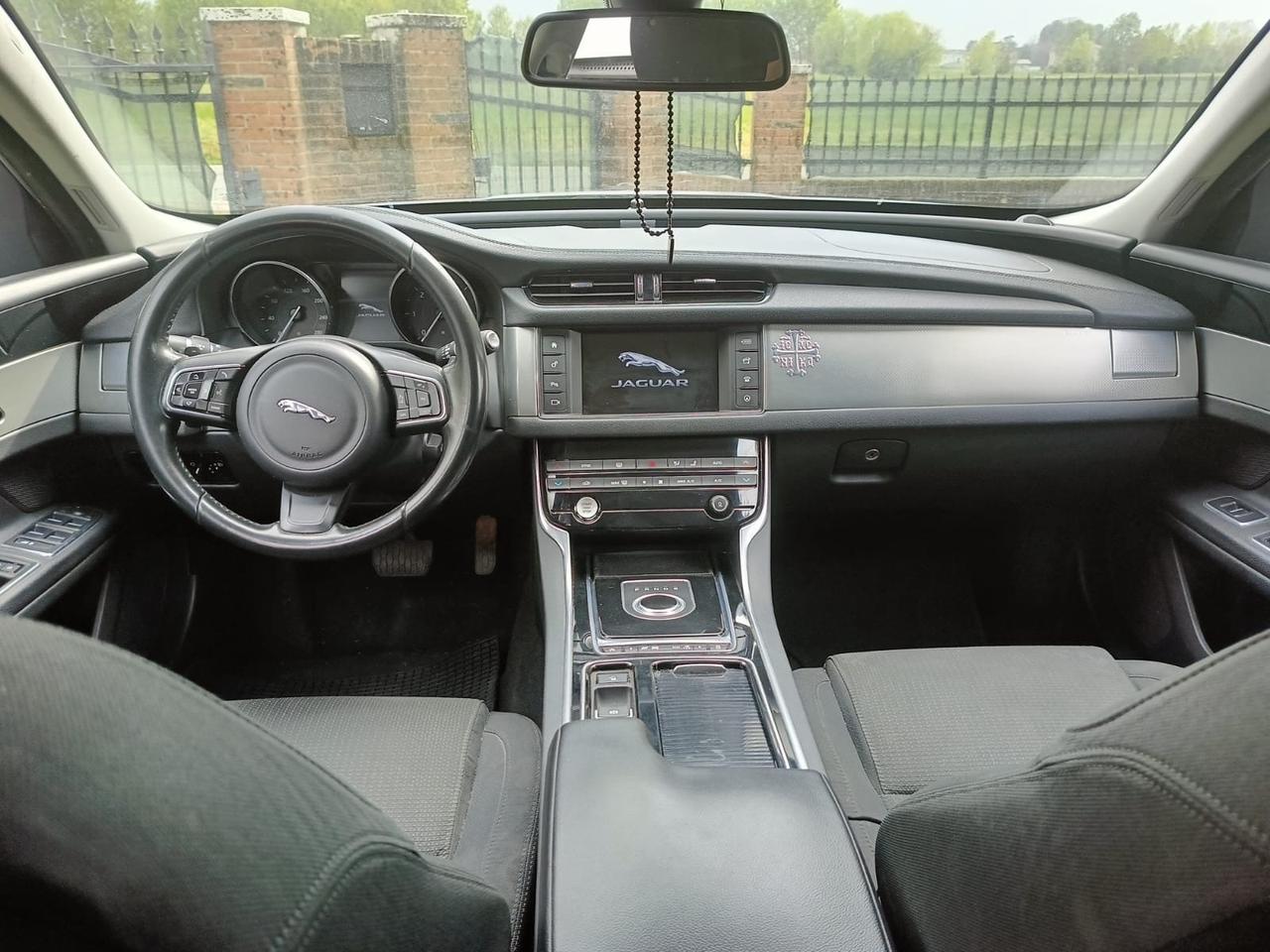 Jaguar XF 2.0 D E-Performance aut. Pure