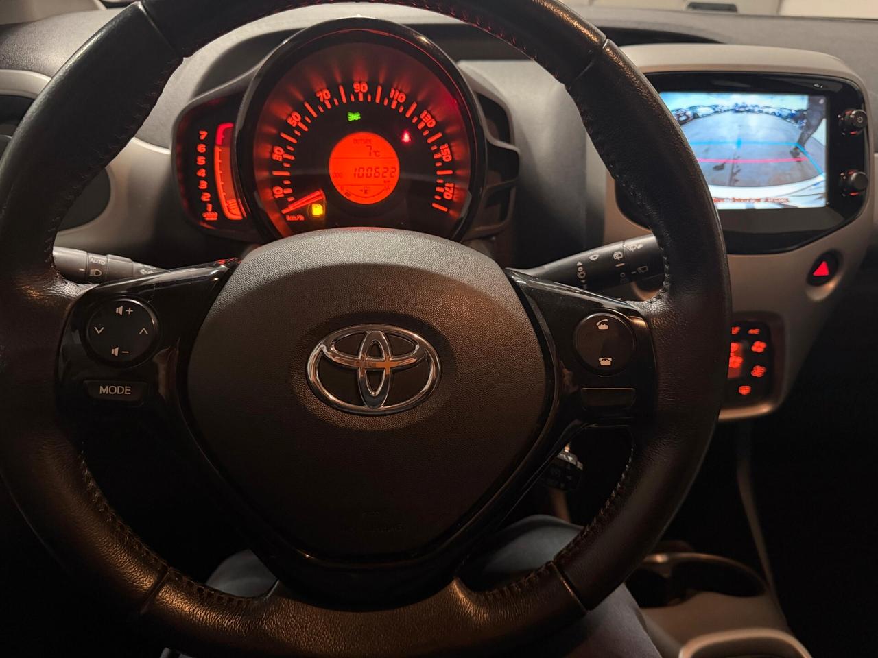 Toyota Aygo 1.0 VVT-i 69 CV 5P X-BLACK TSS NEOPAT