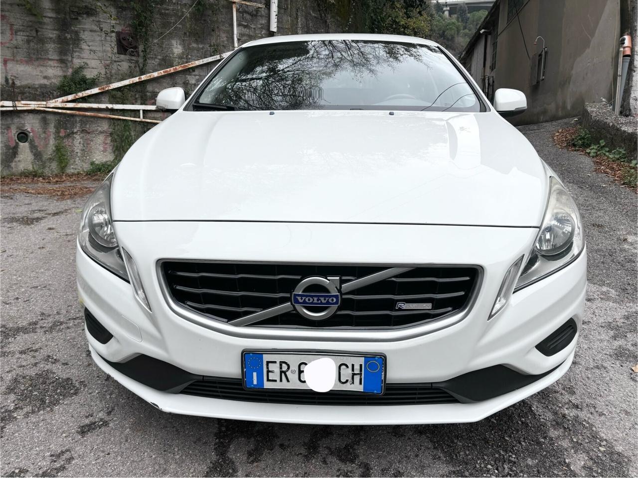 Volvo V60 D3 R-design Kinetic