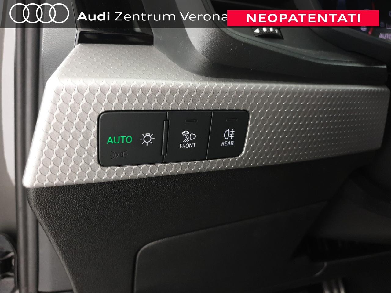 Allstreet 30TFSI 116CV S tronic Identity Contrast