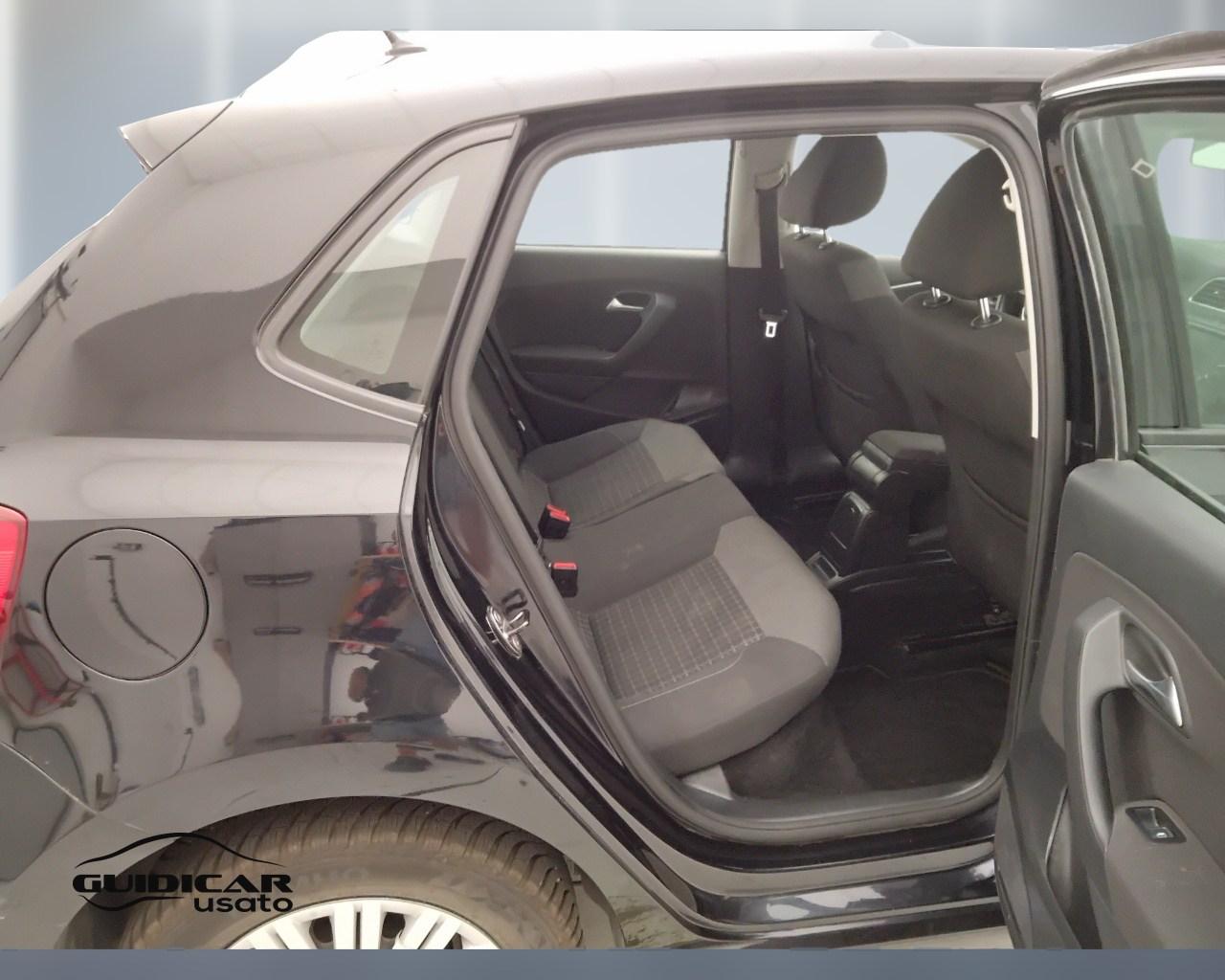 VOLKSWAGEN Polo V 2014 - Polo 5p 1.0 mpi Comfortline 75cv