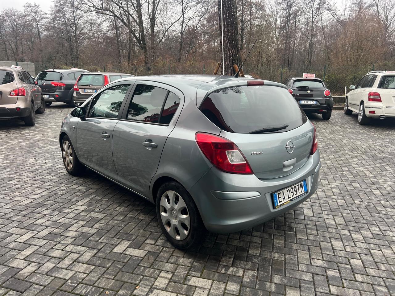 Opel Corsa 1.2 Benzina 2010 E5 - NEOPATENTATI