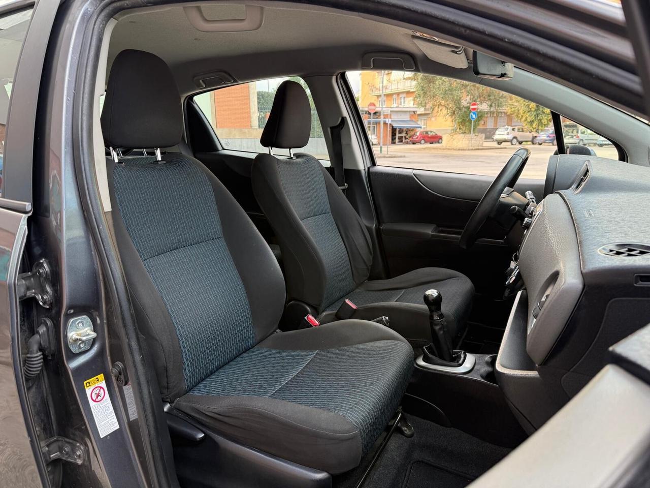 Toyota Yaris 1.0 5 porte